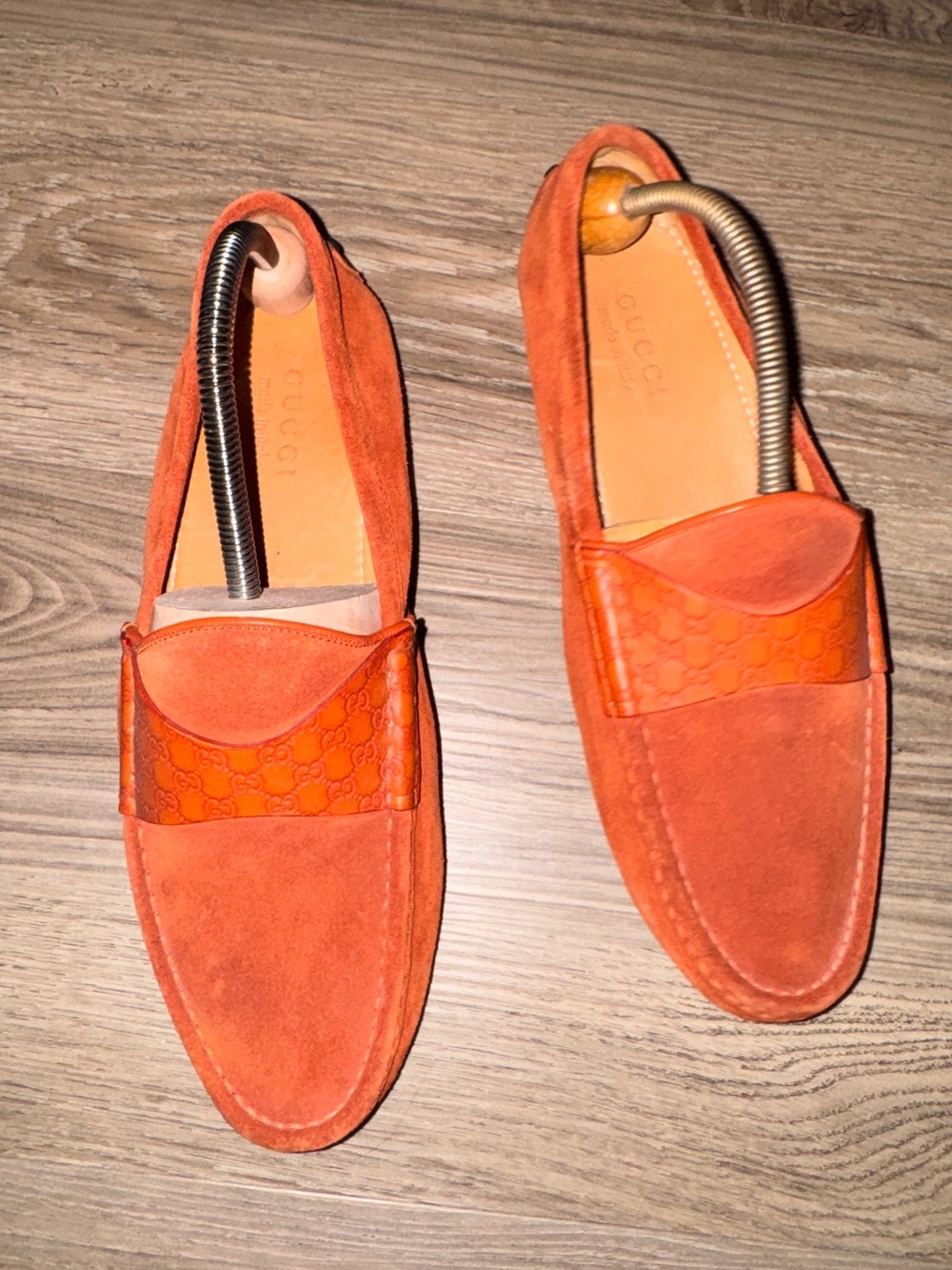 VINTAGE Gucci Orange Suede Men’s Slip-On Loafers with Monogram Strap - Picture 3 of 6